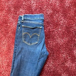 Women’s Levi Jeans